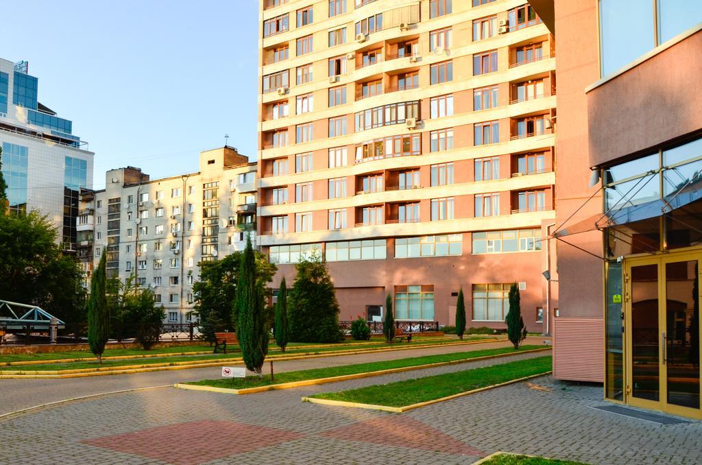 Diplomat Aparthotel Kyiv Exterior photo